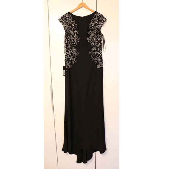 Tadashi Shoji Dresses & Skirts - NEW Tadashi Shoji Evening Gown